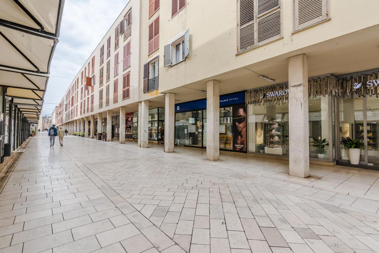 Neva Room With Private Bathroom Zadar Exterior photo