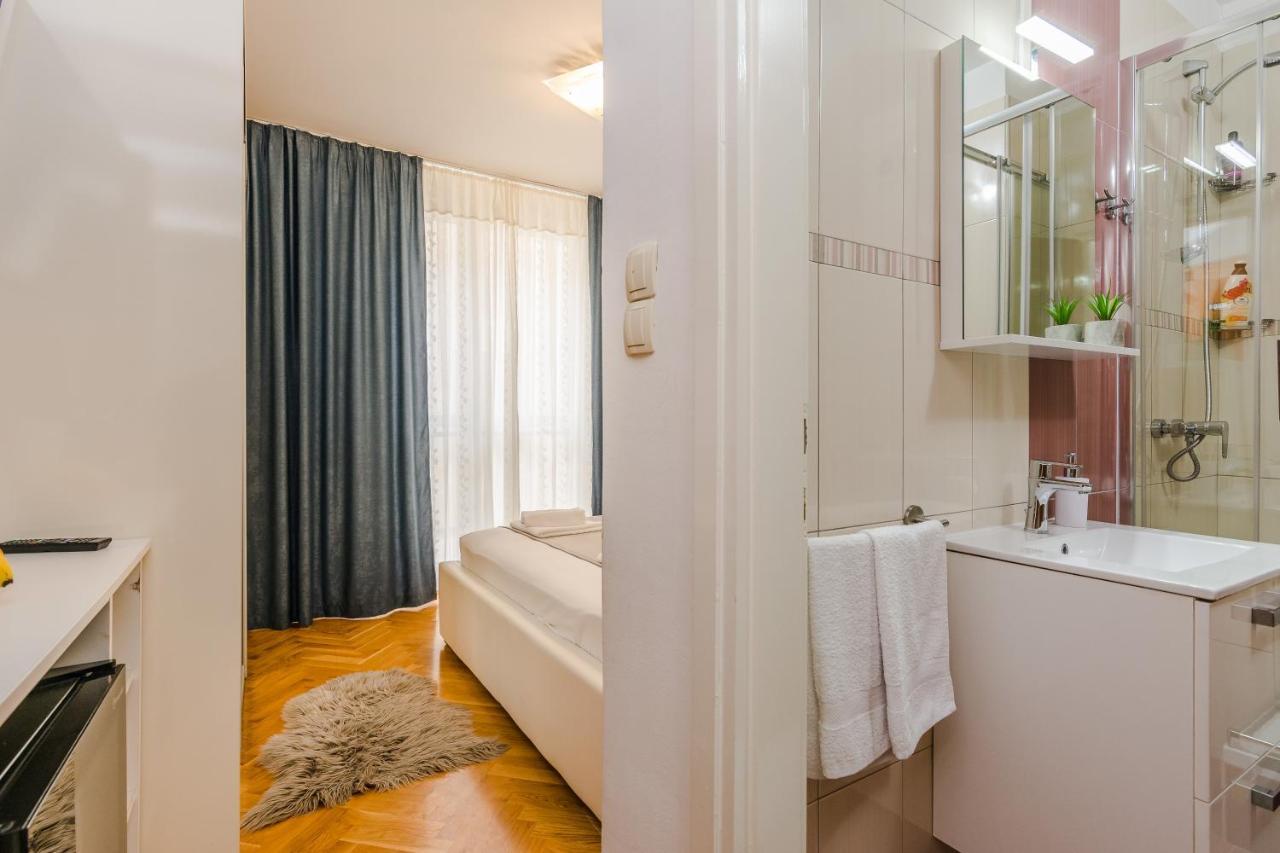 Neva Room With Private Bathroom Zadar Exterior photo